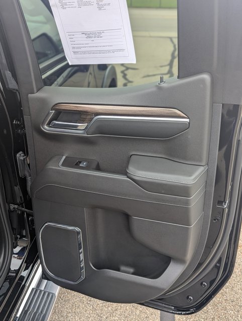 Used 2024 Chevrolet Silverado 1500 LT image 7