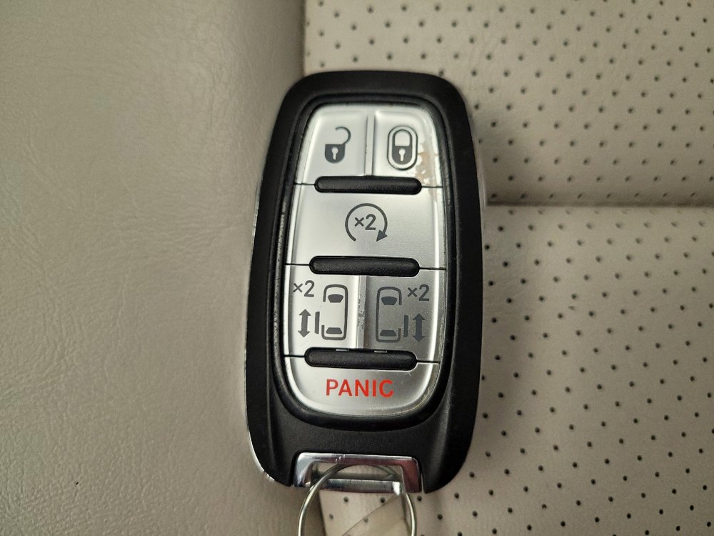 Used 2021 Chrysler Voyager Lxi FWD image 32