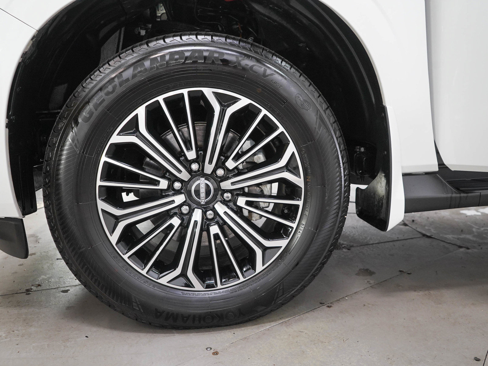 Used 2025 Nissan Armada SL w/ Captain's Chari Seat Package AWD/4WD image 31