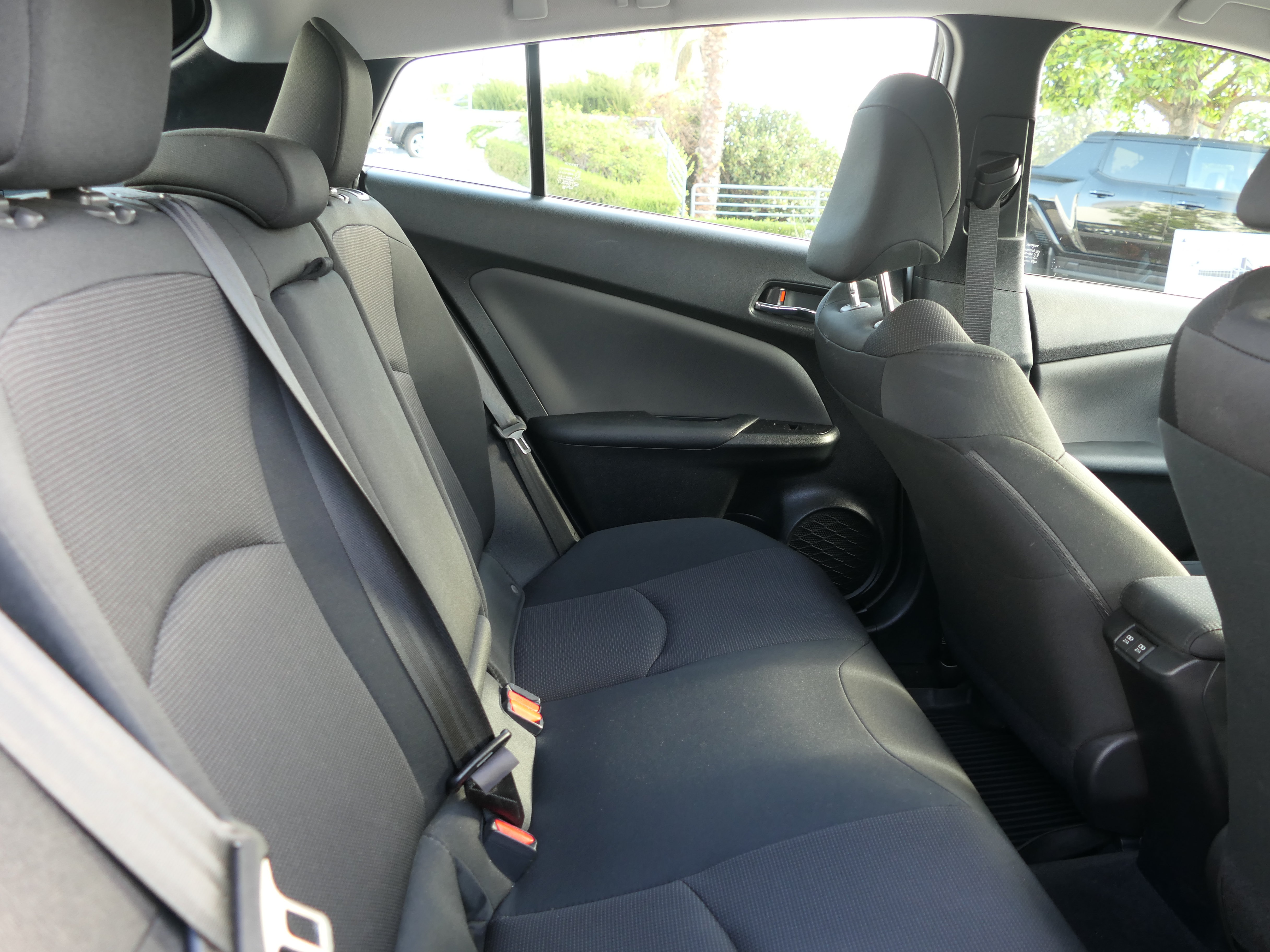 Used 2022 Toyota Prius L Eco FWD image 22