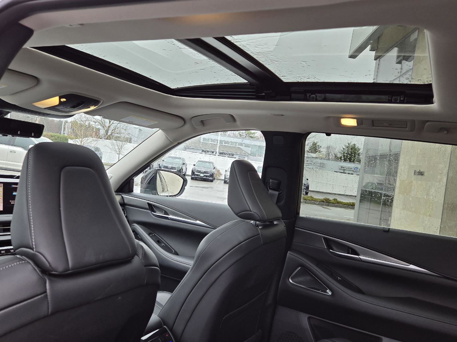 Certified 2025 INFINITI QX60 Luxe w/ Vision Package image 11