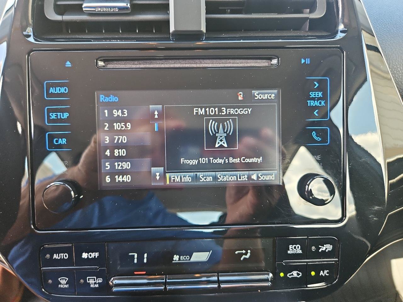 Used 2018 Toyota Prius Two w/ Prius Two Safety Plus Package FWD image 29