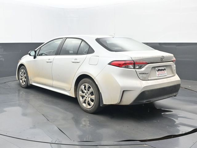 Used 2025 Toyota Corolla LE FWD image 3