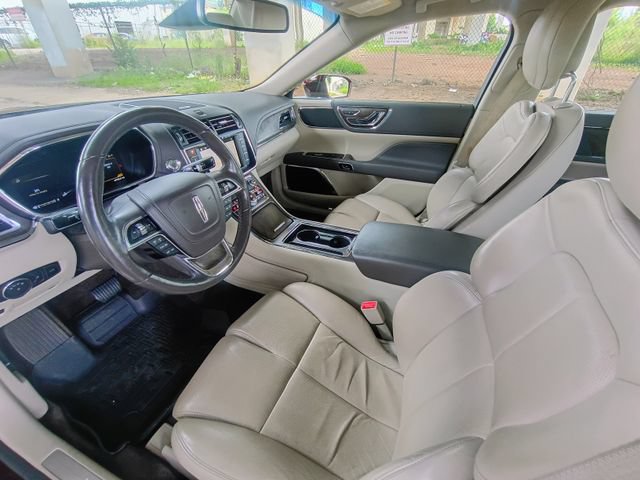 Used 2017 Lincoln Continental Select w/ Climate Package AWD/4WD image 28