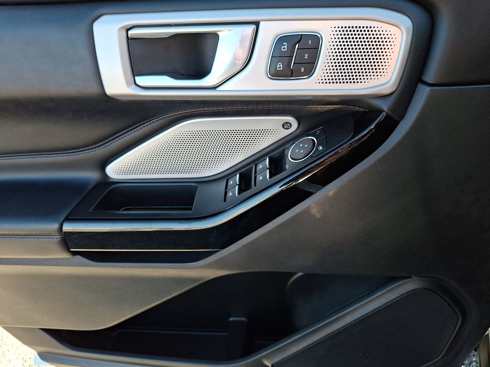 Certified 2022 Ford Explorer Platinum w/ Equipment Group 601A image 12