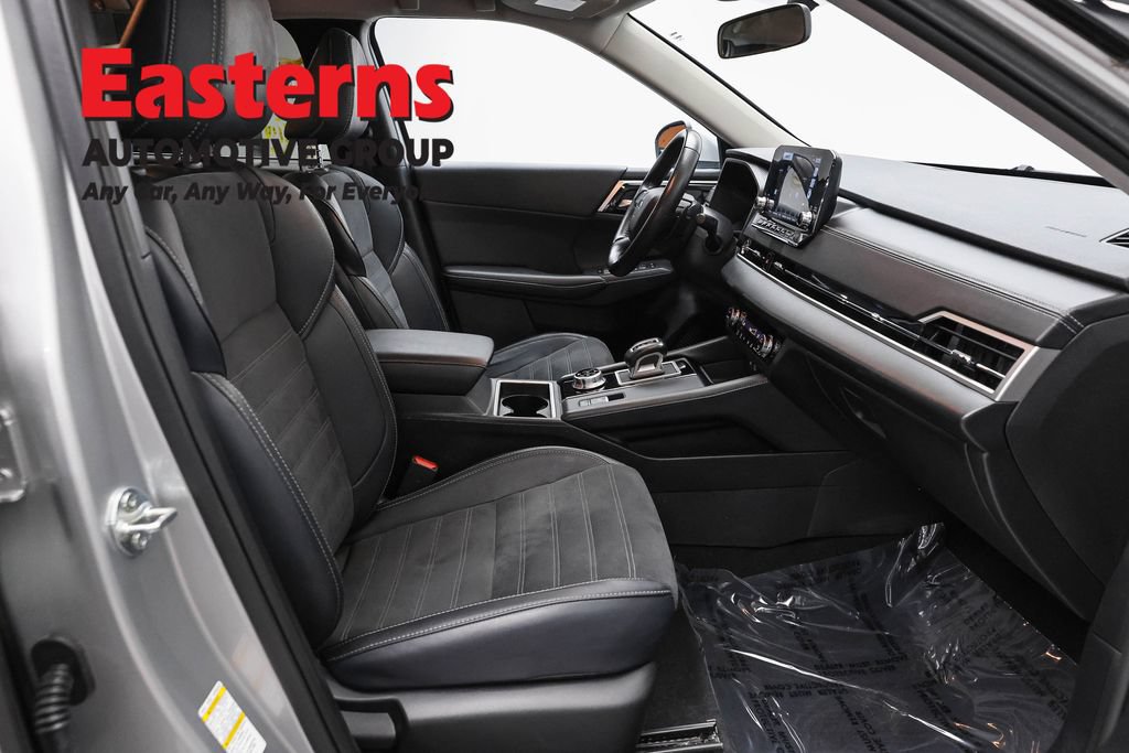 Used 2024 Mitsubishi Outlander SE AWD/4WD image 23