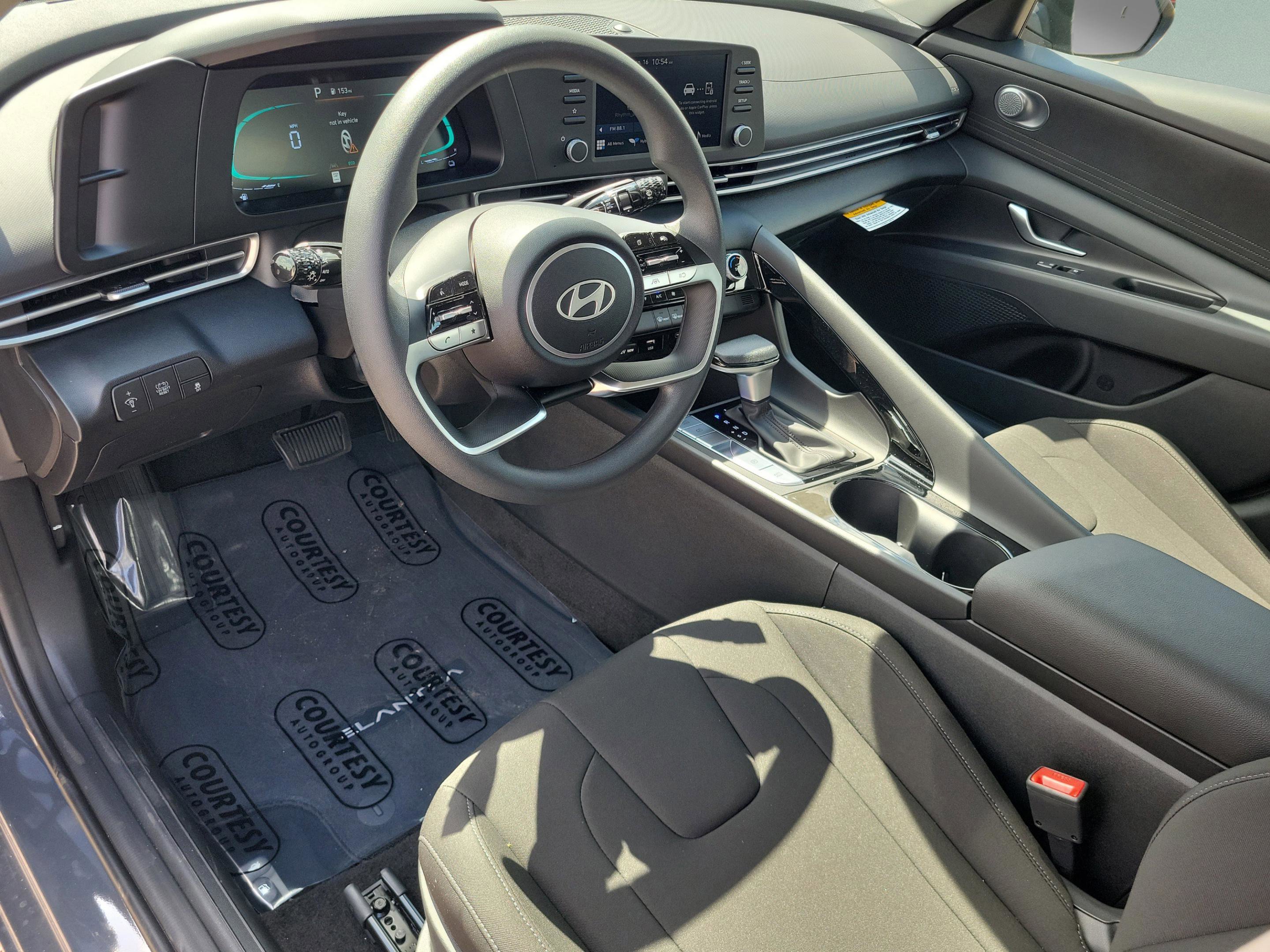 New 2025 Hyundai Elantra Blue image 17