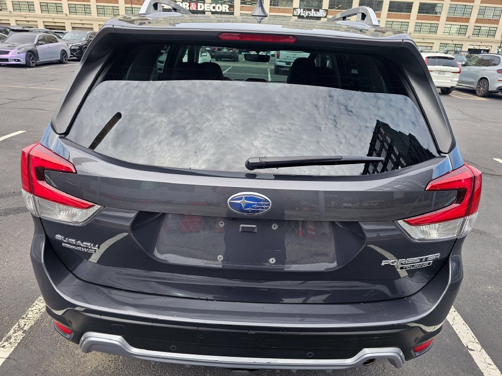 Used 2023 Subaru Forester Touring AWD/4WD image 3