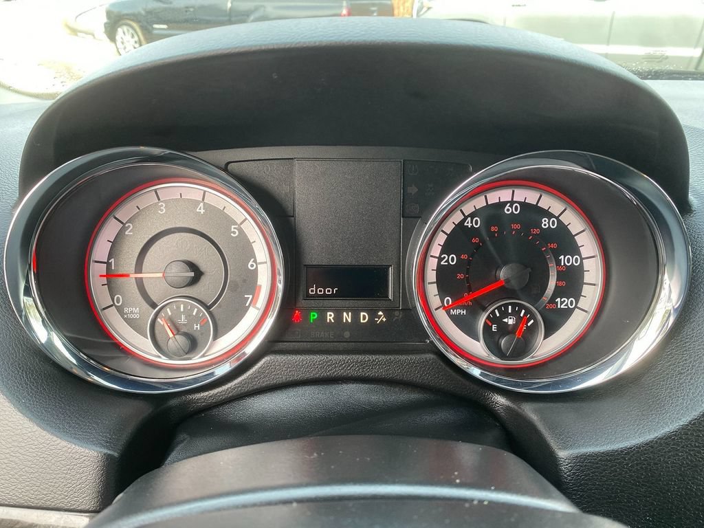 Used 2018 Dodge Grand Caravan SE w/ UConnect Hands-Free Group FWD image 18