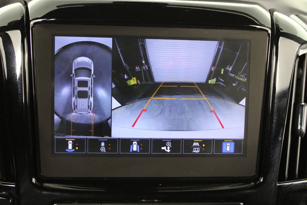 Used 2023 Chevrolet Traverse RS FWD image 30