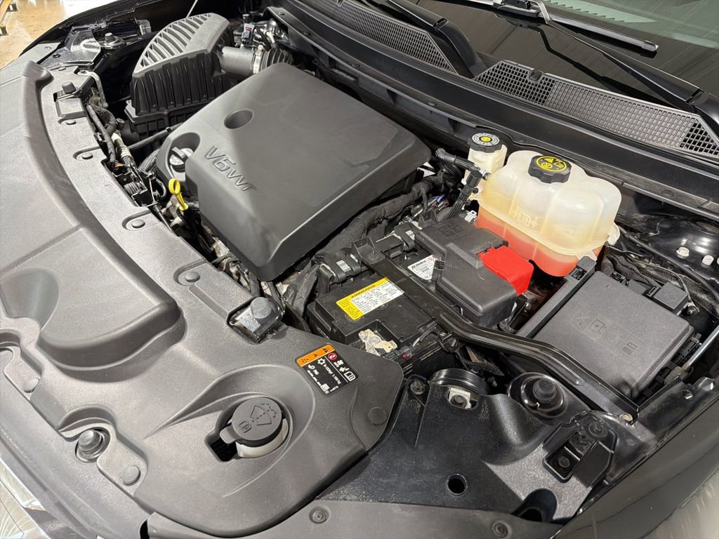 Used 2023 Chevrolet Traverse LT w/ LPO, Floor Liner Package image 47