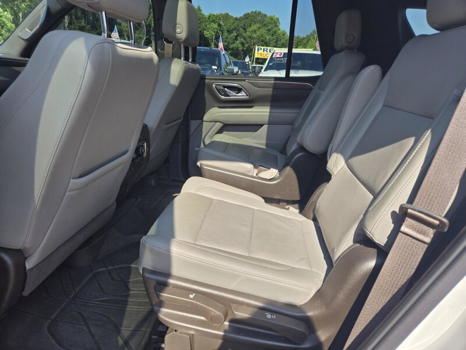 Used 2021 Chevrolet Tahoe Z71 w/ Z71 Signature Package AWD/4WD image 27