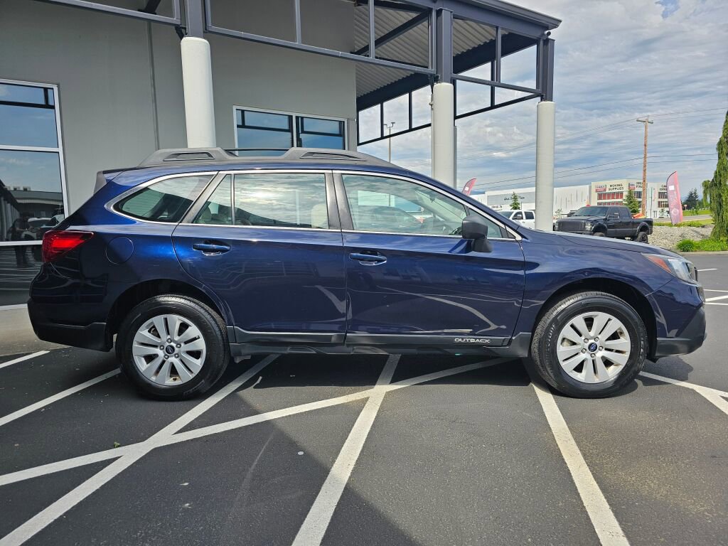 Used 2018 Subaru Outback 2.5i AWD/4WD image 6