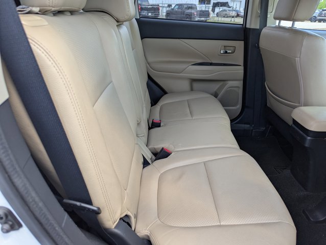 Used 2016 Mitsubishi Outlander SE image 30