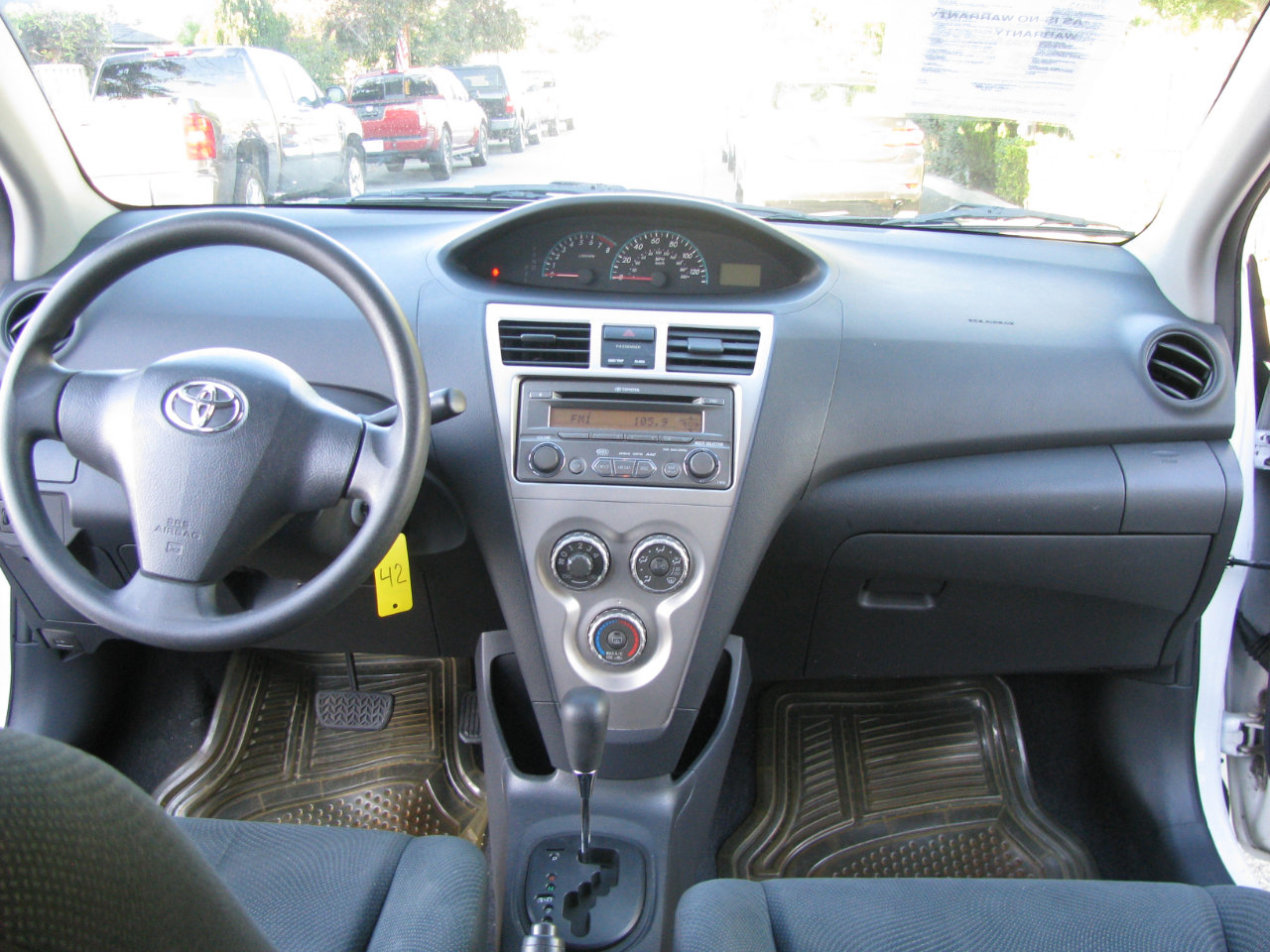 Used 2012 Toyota Yaris Sedan image 16