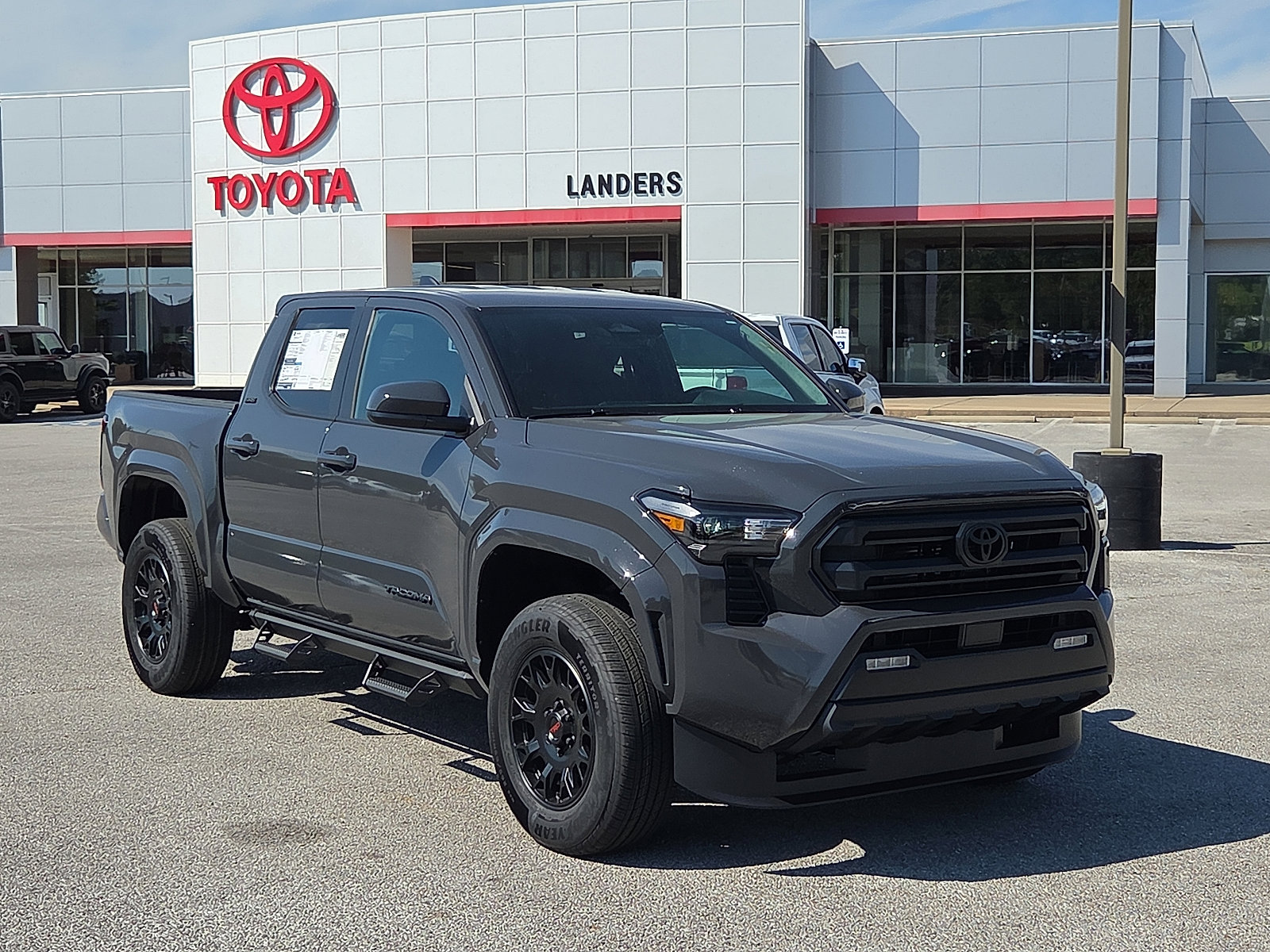 New 2025 Toyota Tacoma SR5