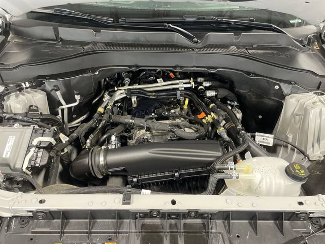 Used 2025 Ford Explorer Active AWD/4WD image 30