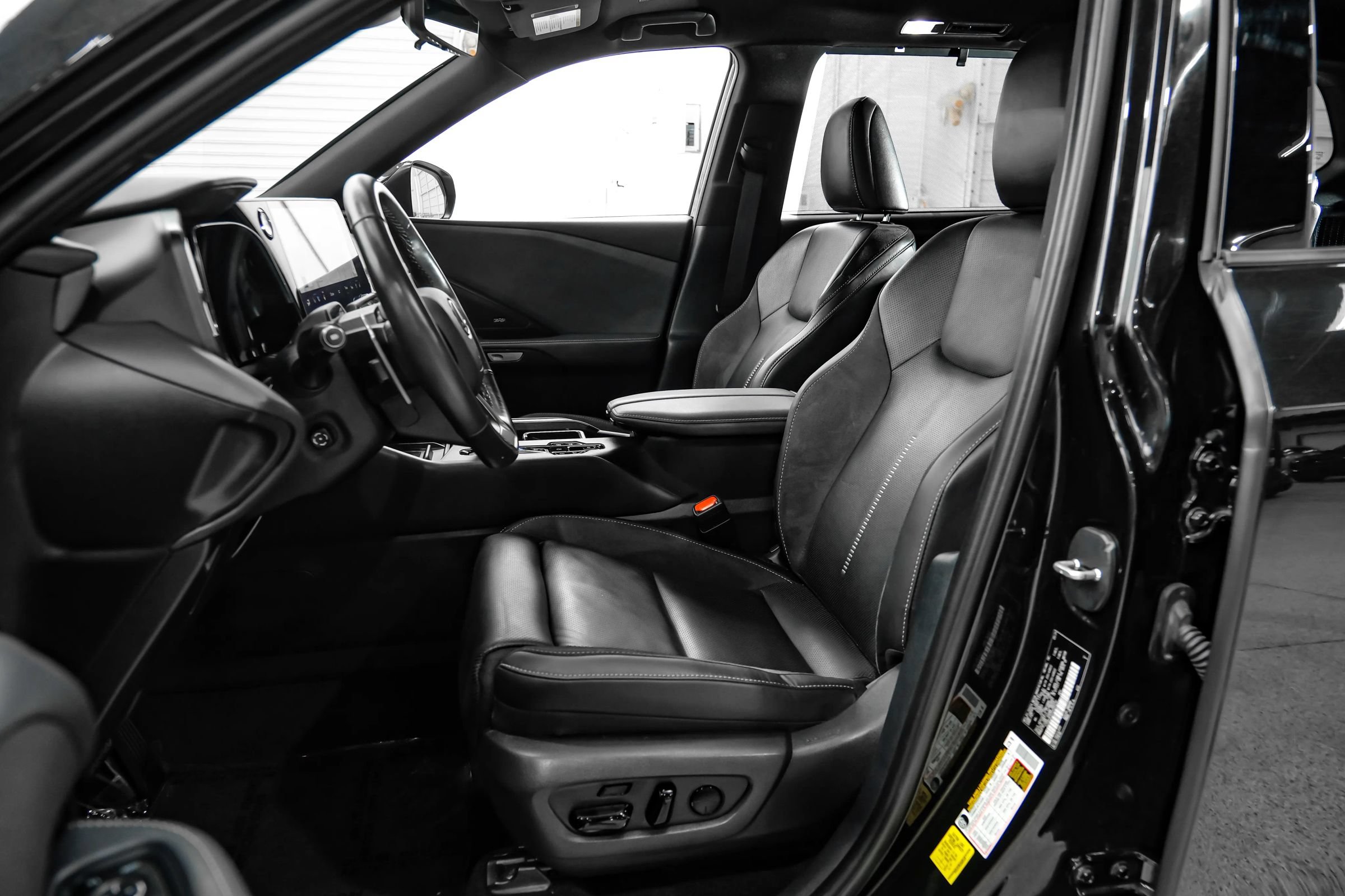 Used 2024 Lexus TX 550h AWD Plug-In Hybrid w/ Technology Package image 46
