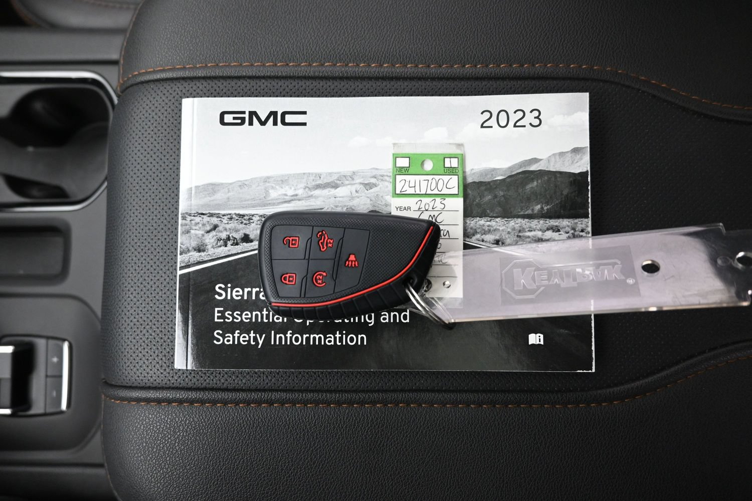 Used 2023 GMC Sierra 1500 AT4 w/ Technology Package AWD/4WD image 20