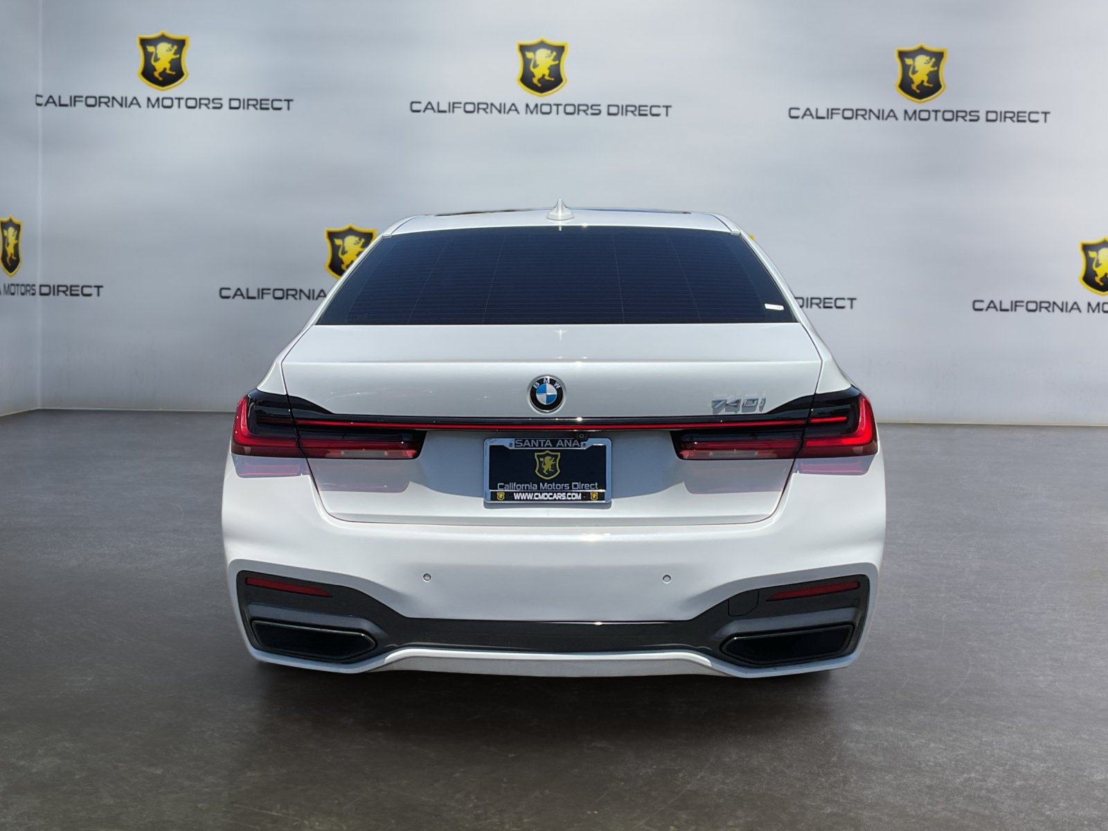 Used 2022 BMW 740i w/ M Sport Package RWD image 6