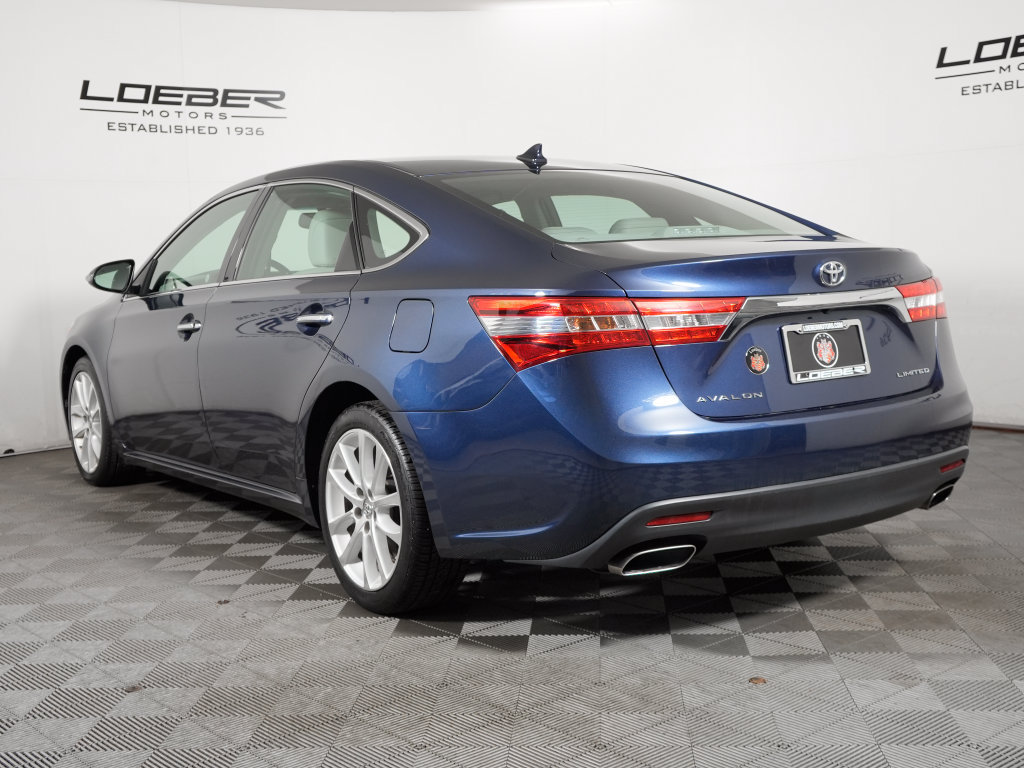 Used 2015 Toyota Avalon Limited w/ Technology Package FWD image 3