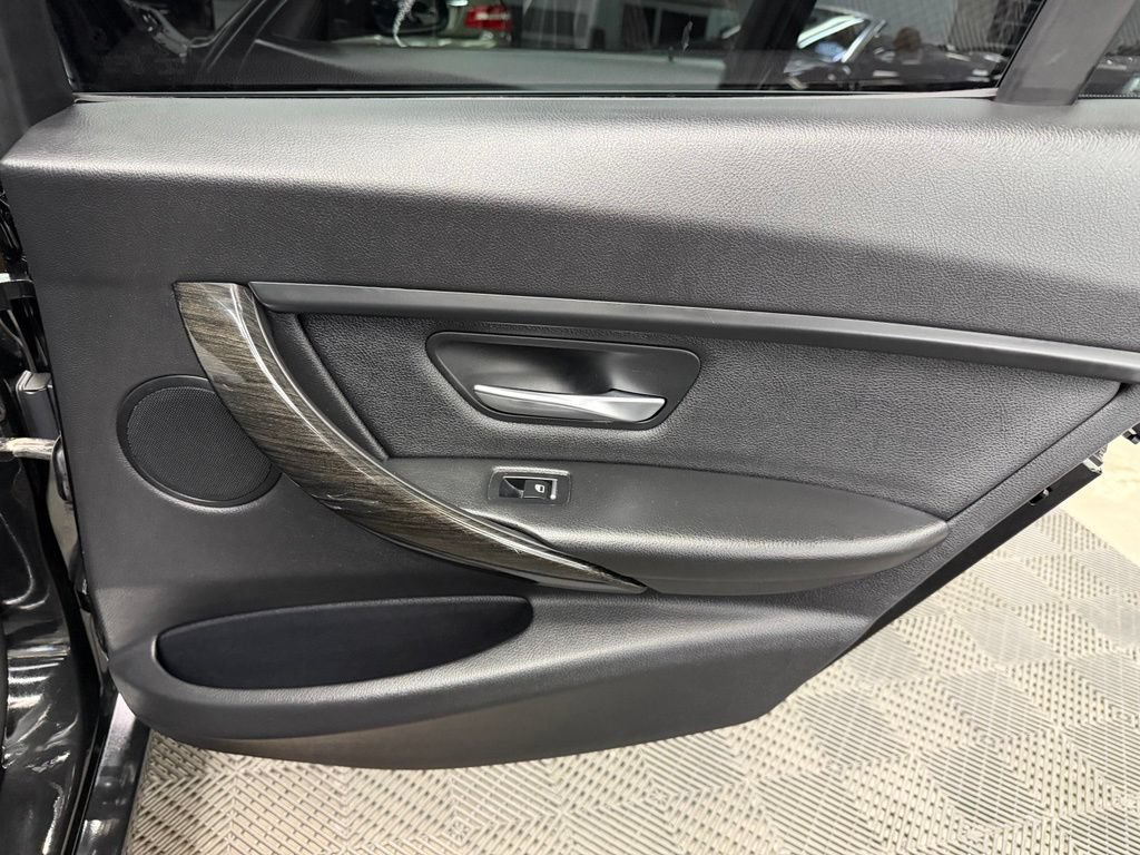 Used 2018 BMW 320i Sedan RWD image 47