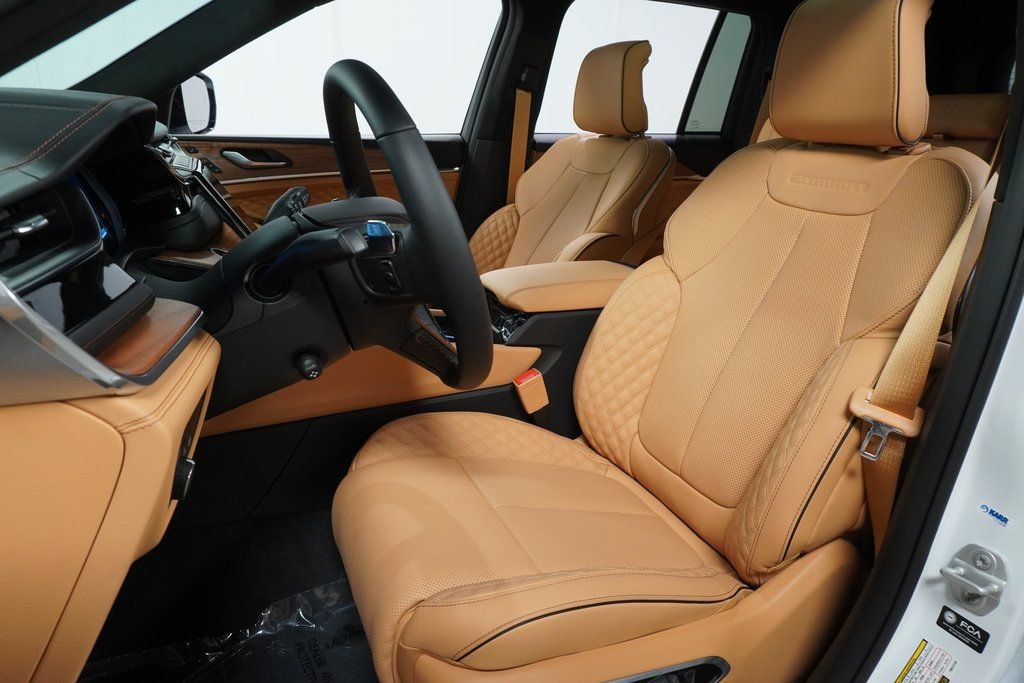 New 2023 Jeep Grand Cherokee Summit AWD/4WD image 14