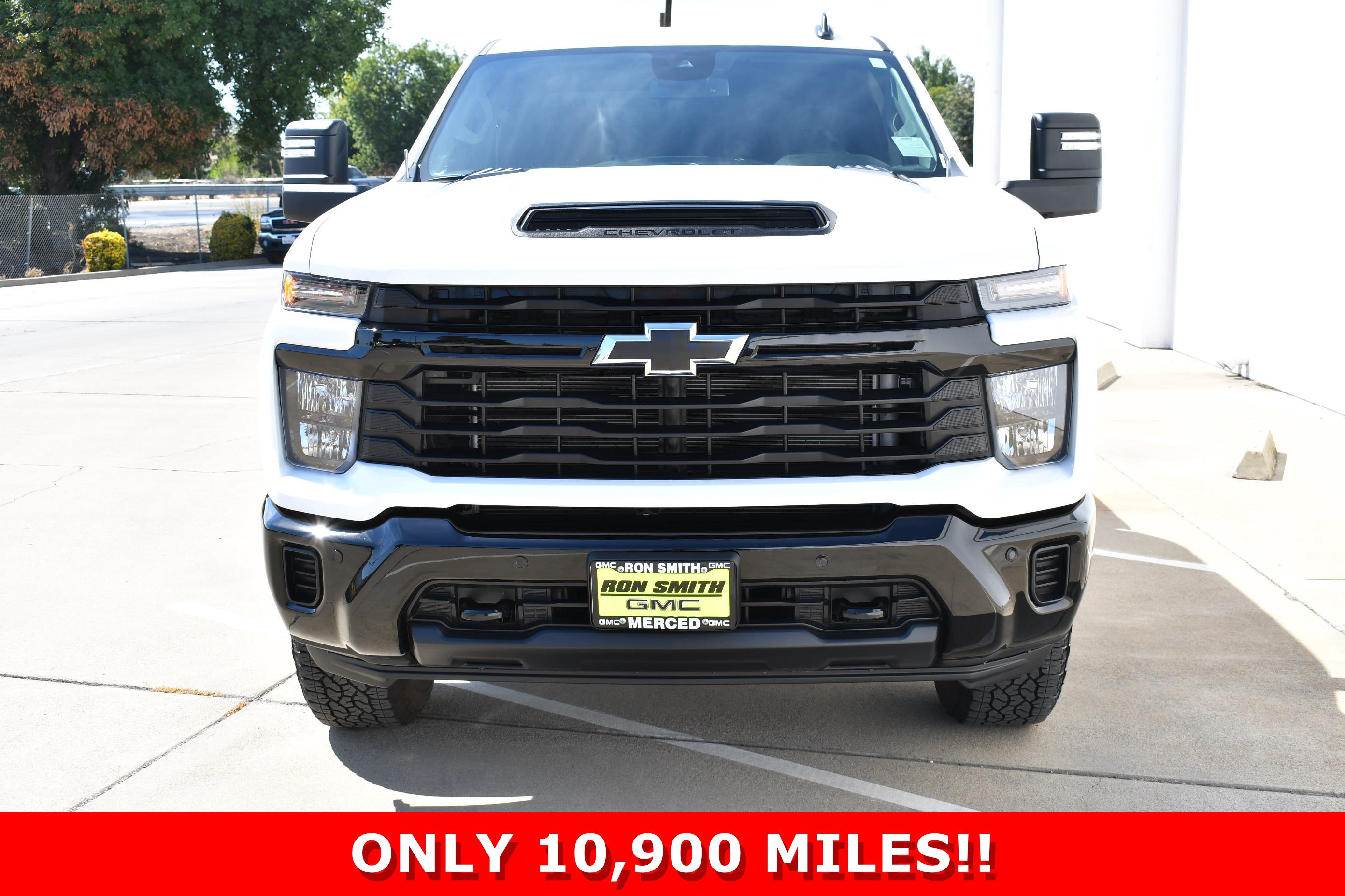 Used 2025 Chevrolet Silverado 2500 Custom w/ Custom Value Package AWD/4WD image 2