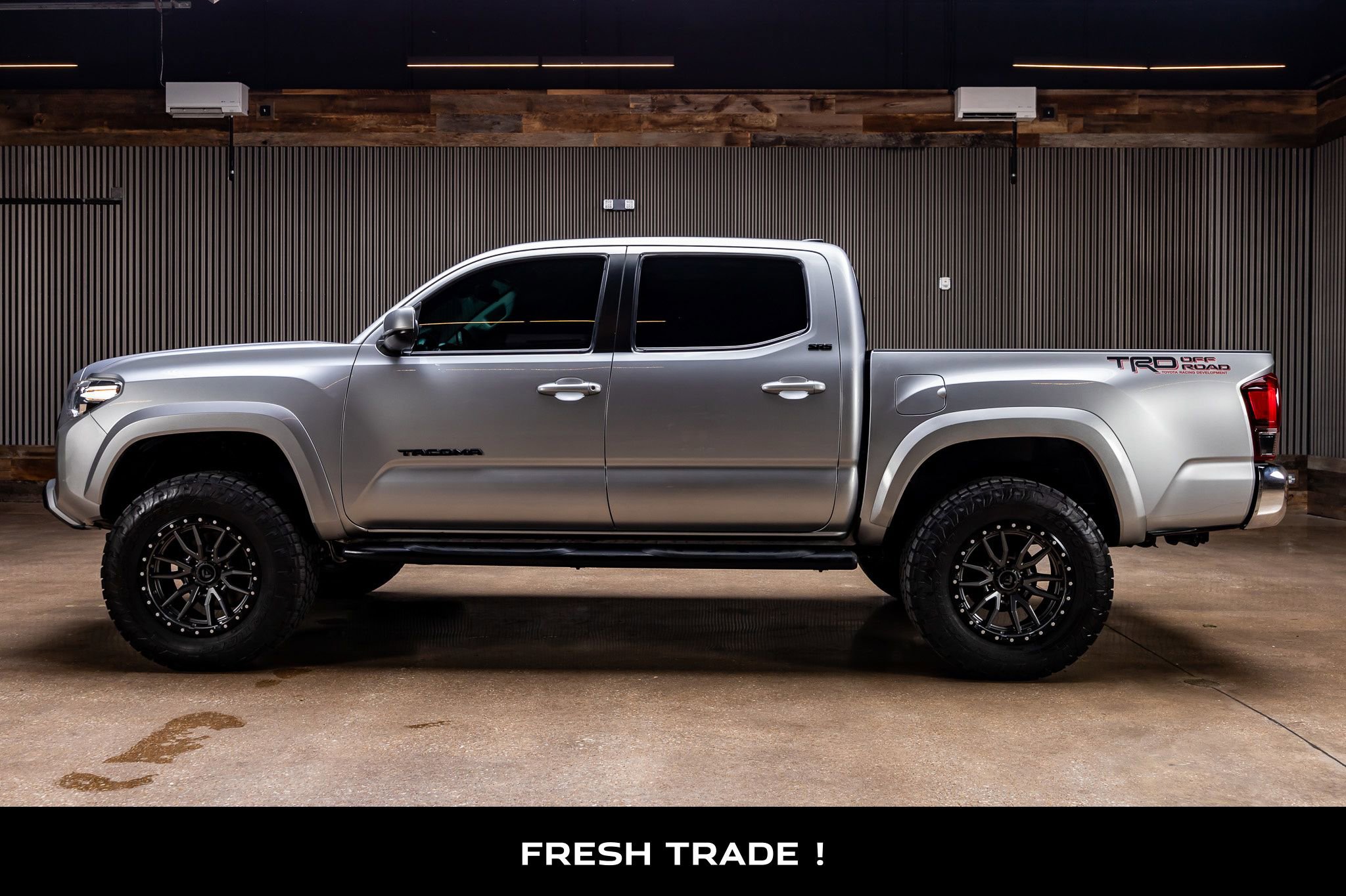 Used 2021 Toyota Tacoma SR5 RWD image 5