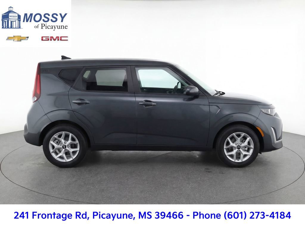 Used 2025 Kia Soul LX image 8