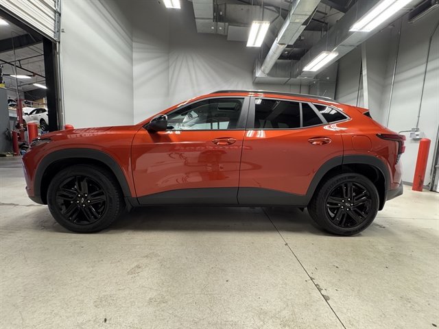 Used 2024 Chevrolet Trax ACTIV w/ Sunroof Package FWD image 4