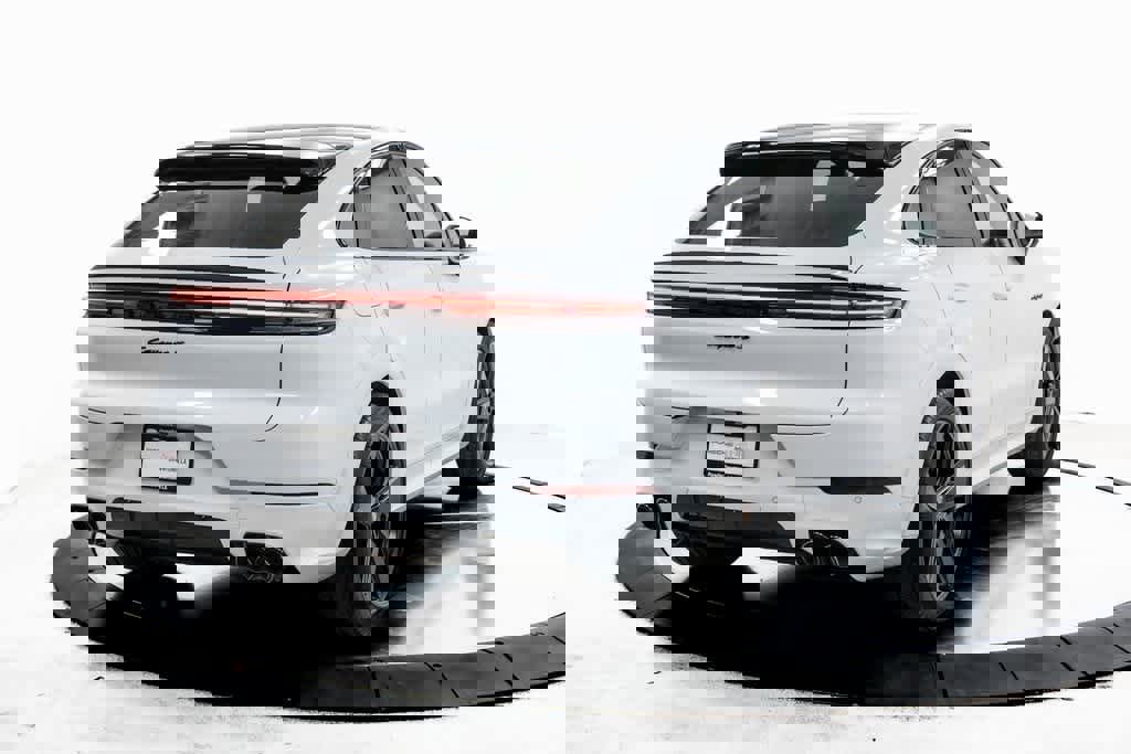 Certified 2025 Porsche Cayenne S image 7