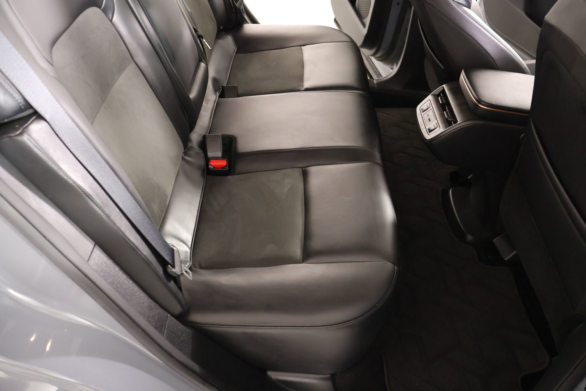 Used 2023 Nissan Ariya FWD image 15