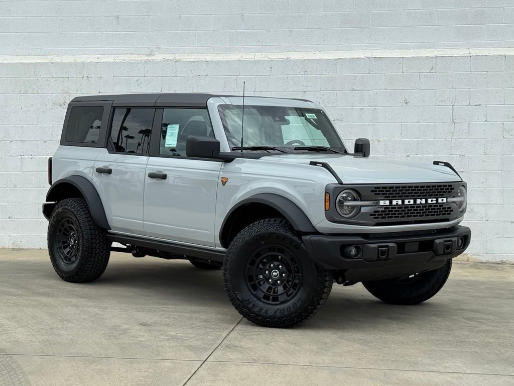 New 2026 Ford Bronco Badlands w/ Sasquatch Package