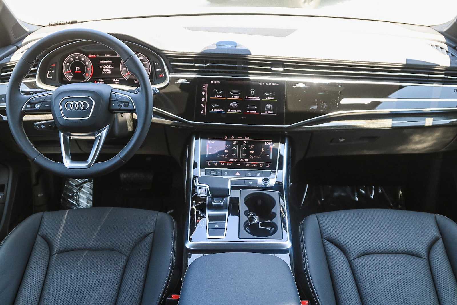 Used 2025 Audi Q7 3.0T Premium Plus image 12