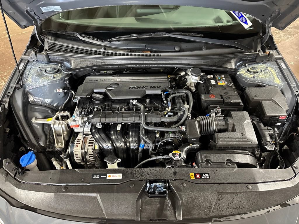 Used 2023 Hyundai Elantra SE FWD image 25