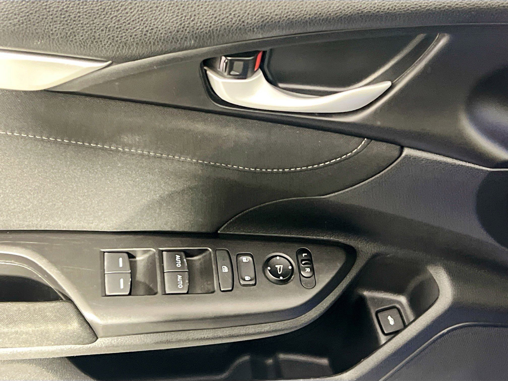 Used 2018 Honda Civic EX-T image 16