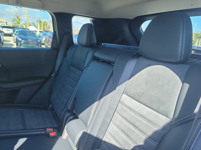 New 2026 Mitsubishi Outlander SE image 13