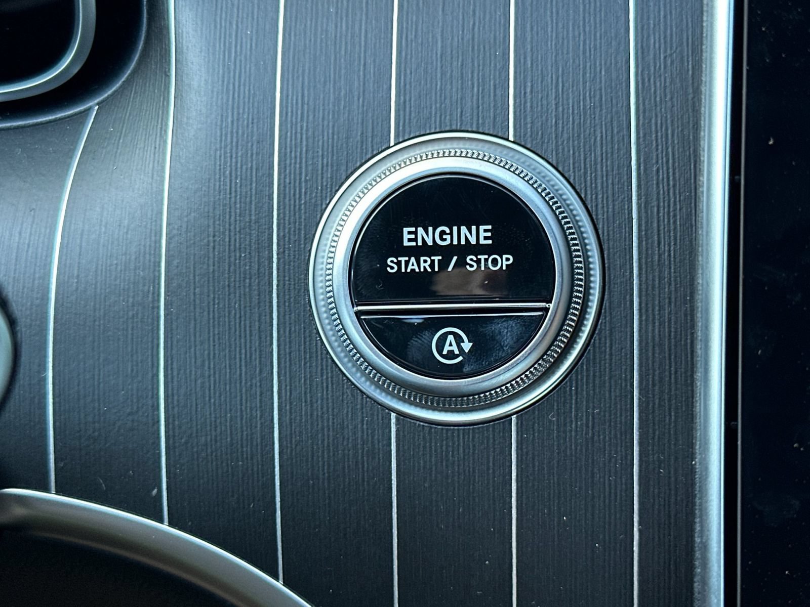 Used 2025 Mercedes-Benz C 300 4MATIC Sedan image 25