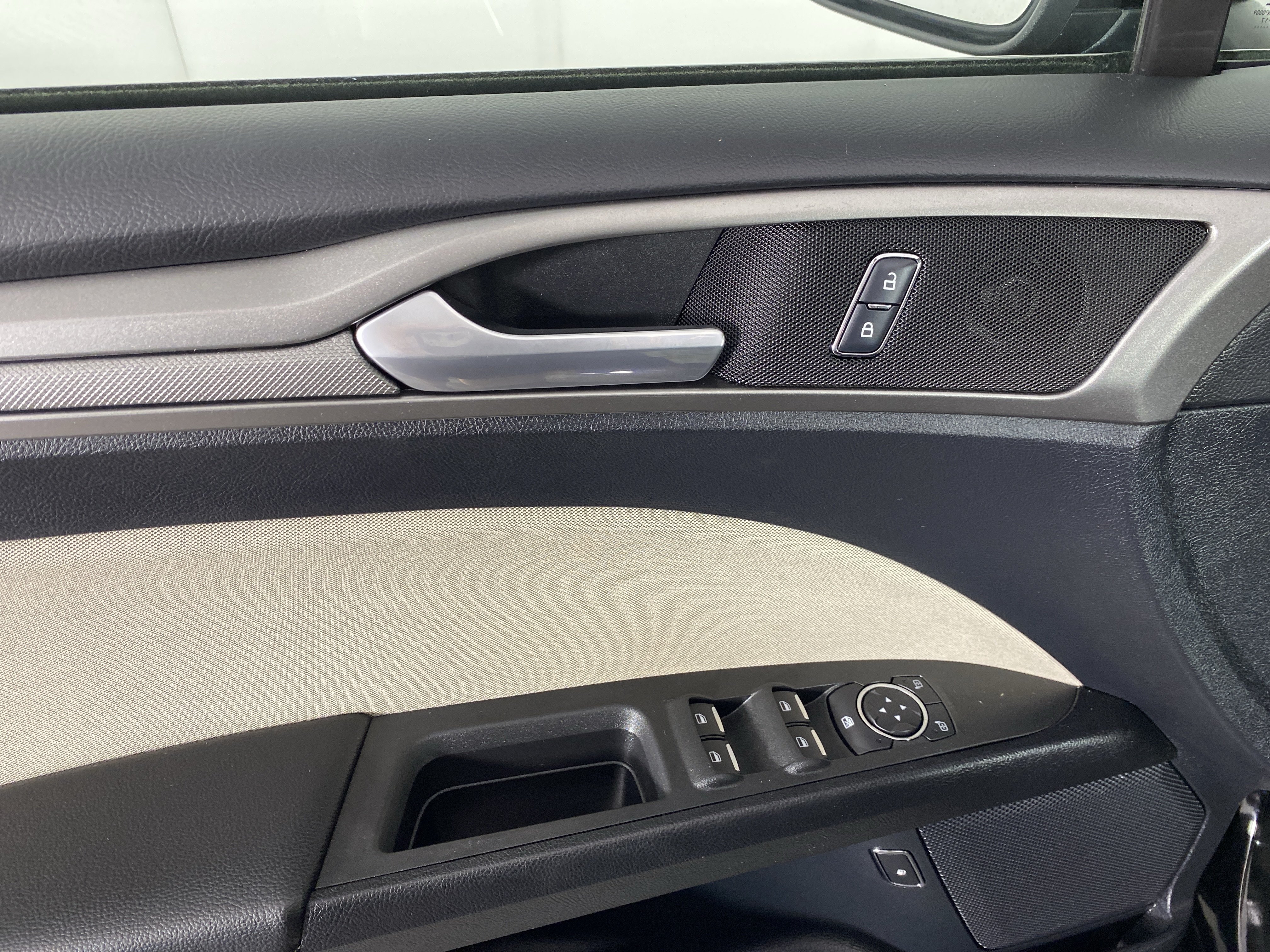 Used 2018 Ford Fusion S FWD image 10