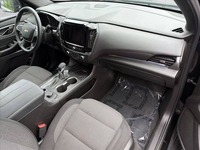 Used 2023 Chevrolet Traverse LT w/ LPO, 'HIT The Road' Package AWD/4WD image 27