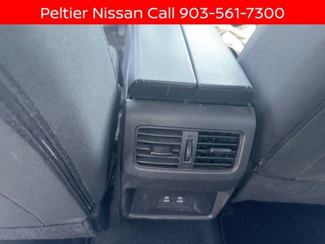 Certified 2024 Nissan Rogue SV FWD image 18