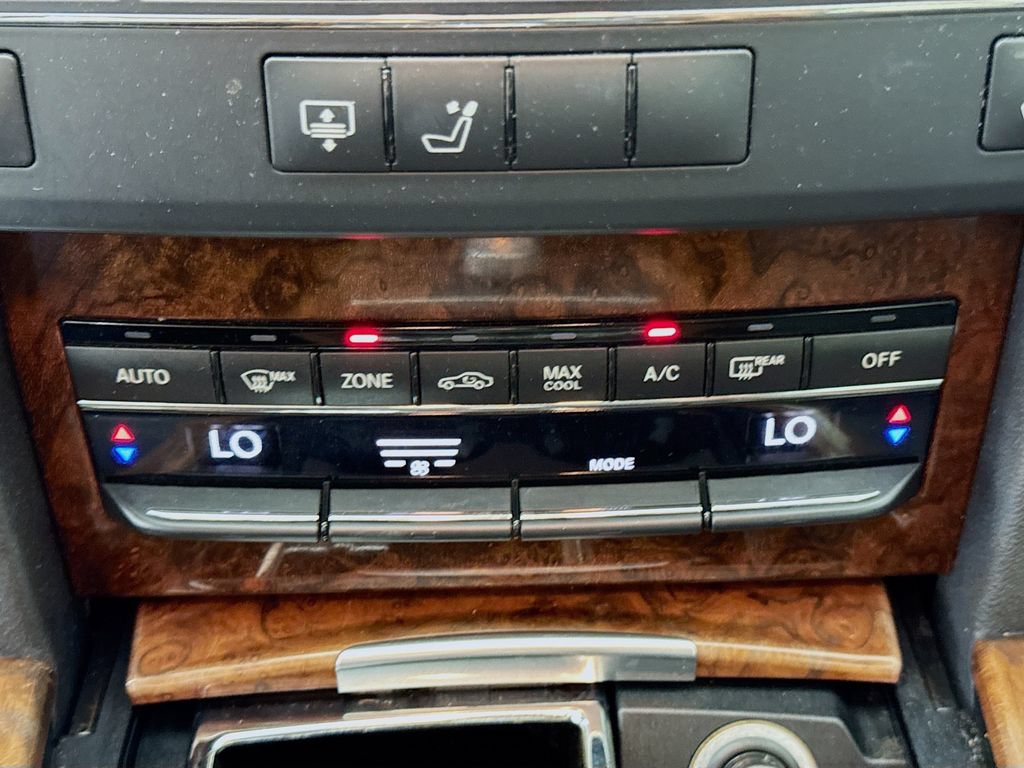 Used 2010 Mercedes-Benz E 350 Sedan image 18