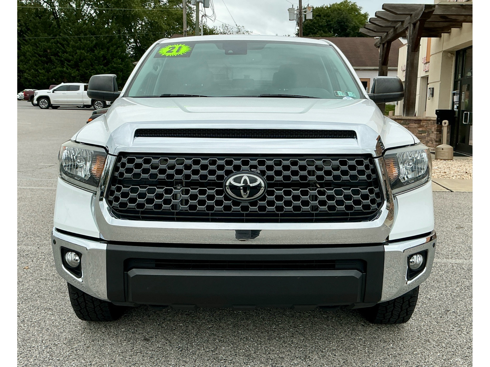 Used 2021 Toyota Tundra SR5 w/ Convenience Package AWD/4WD image 8