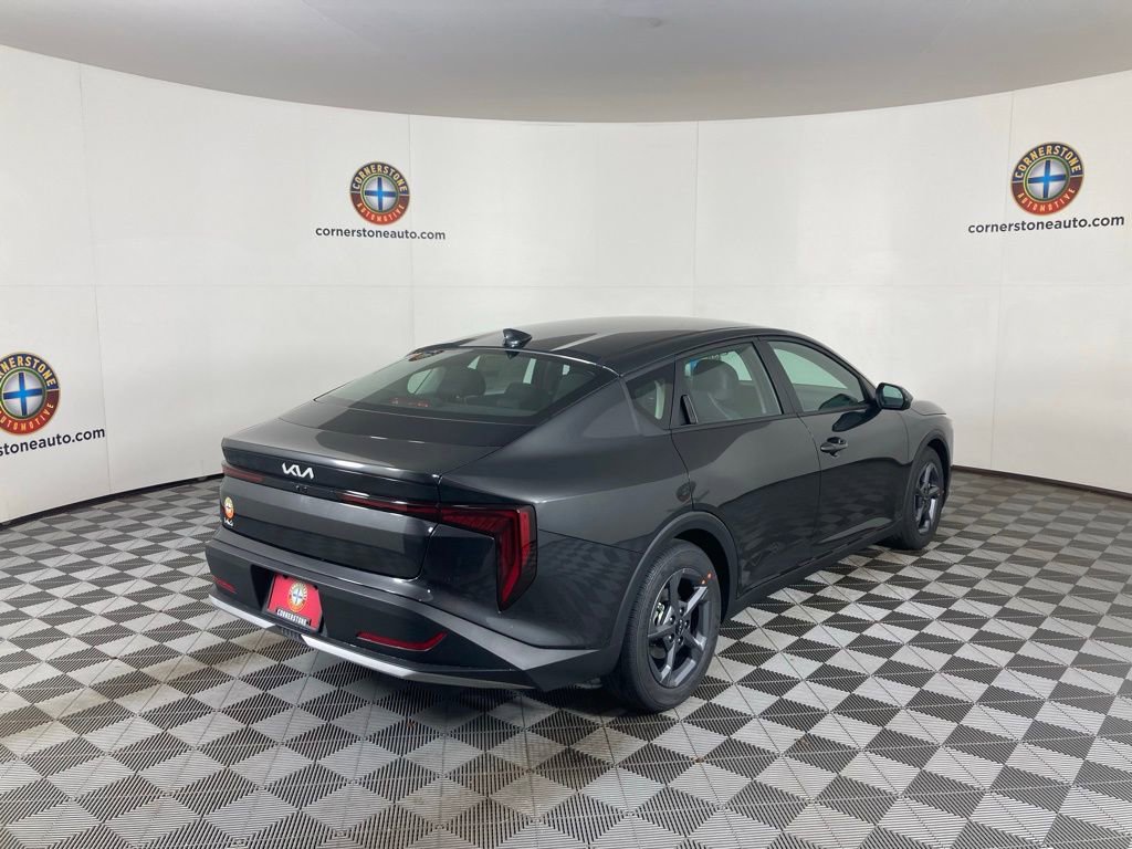 New 2025 Kia K4 LXS image 17