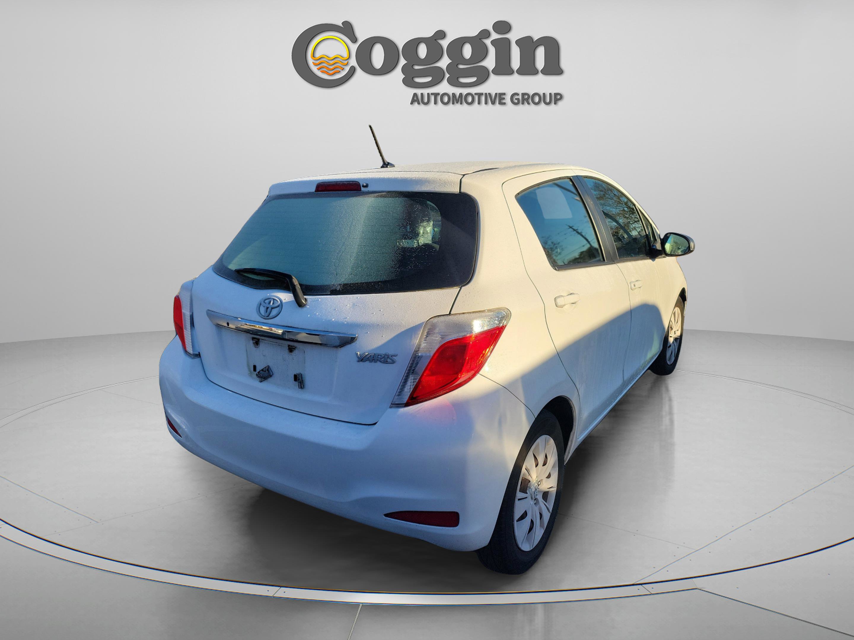Used 2014 Toyota Yaris L FWD image 4