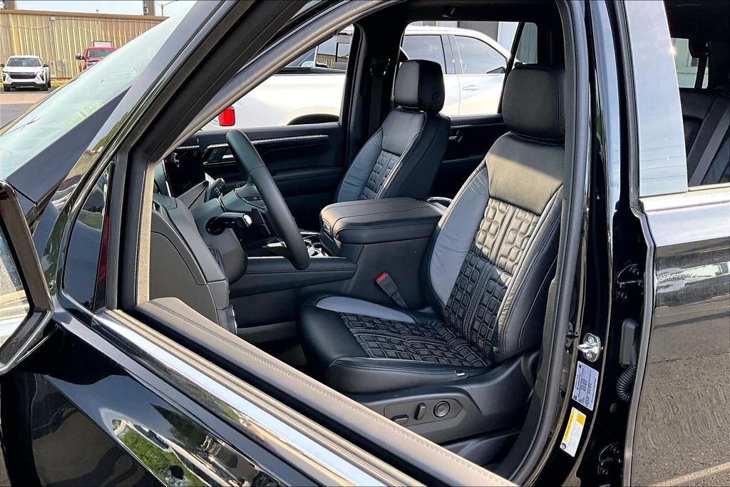 New 2026 Chevrolet Tahoe LS w/ LPO, Dark Essentials Package AWD/4WD image 9