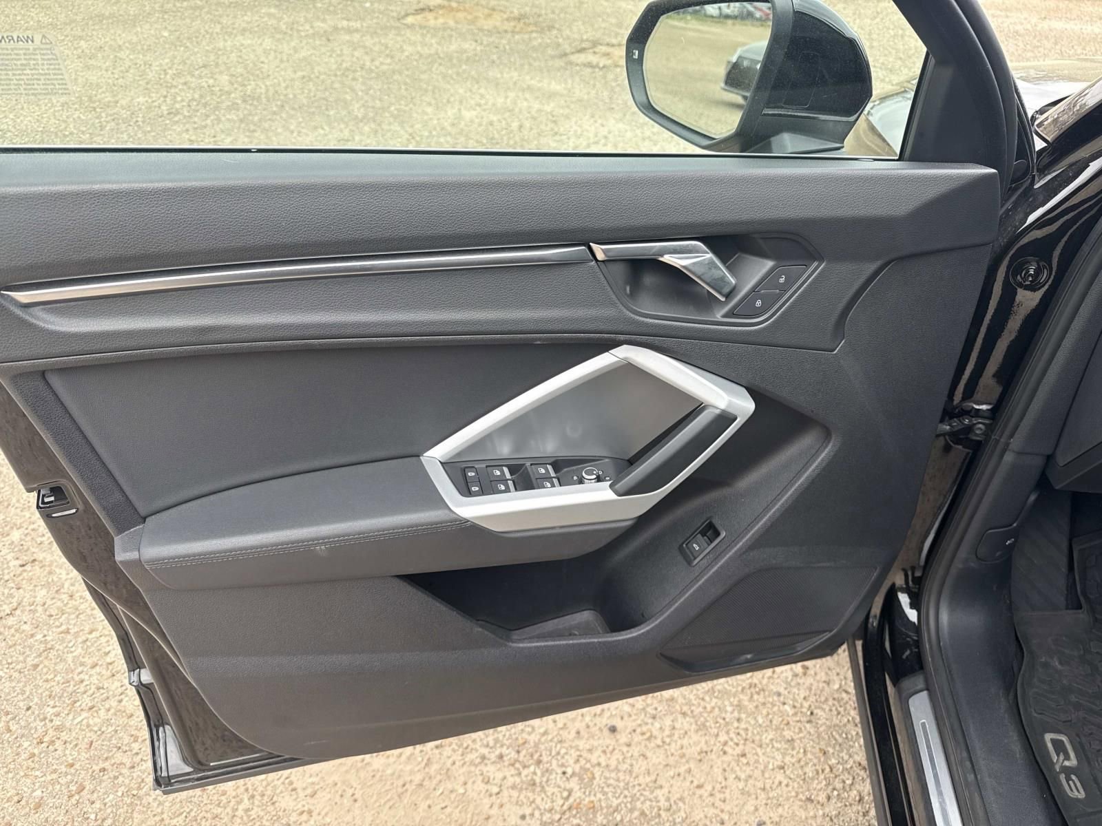 Used 2021 Audi Q3 2.0T Premium w/ Convenience Package image 14