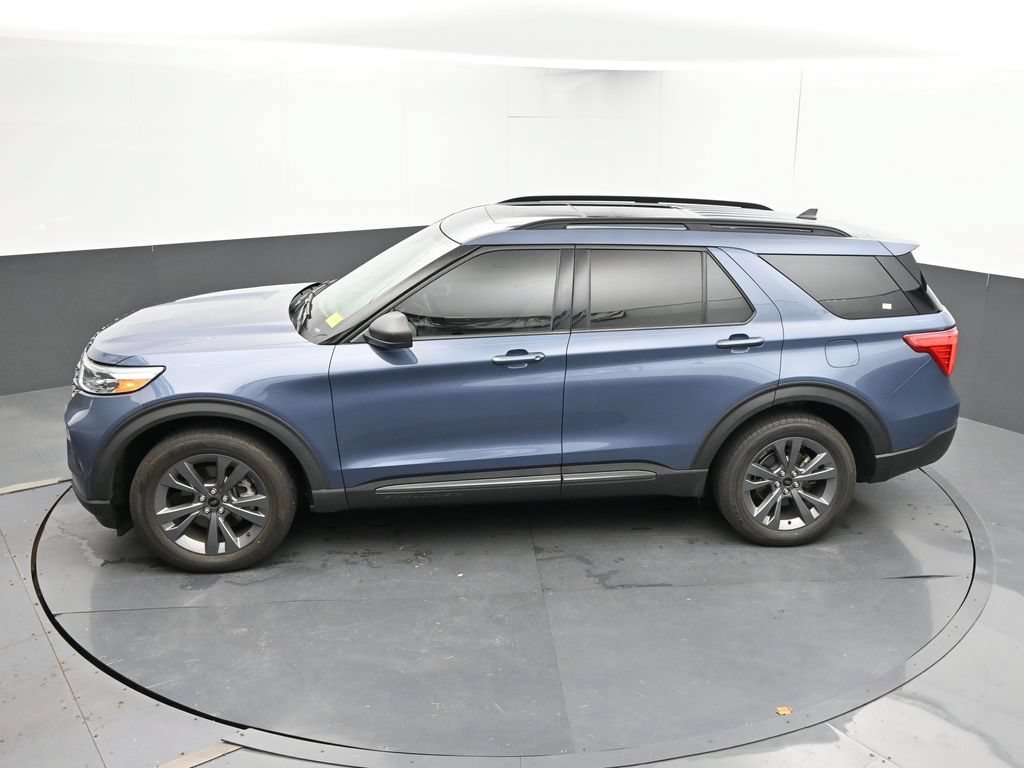Used 2021 Ford Explorer XLT w/ Equipment Group 202A AWD/4WD image 29
