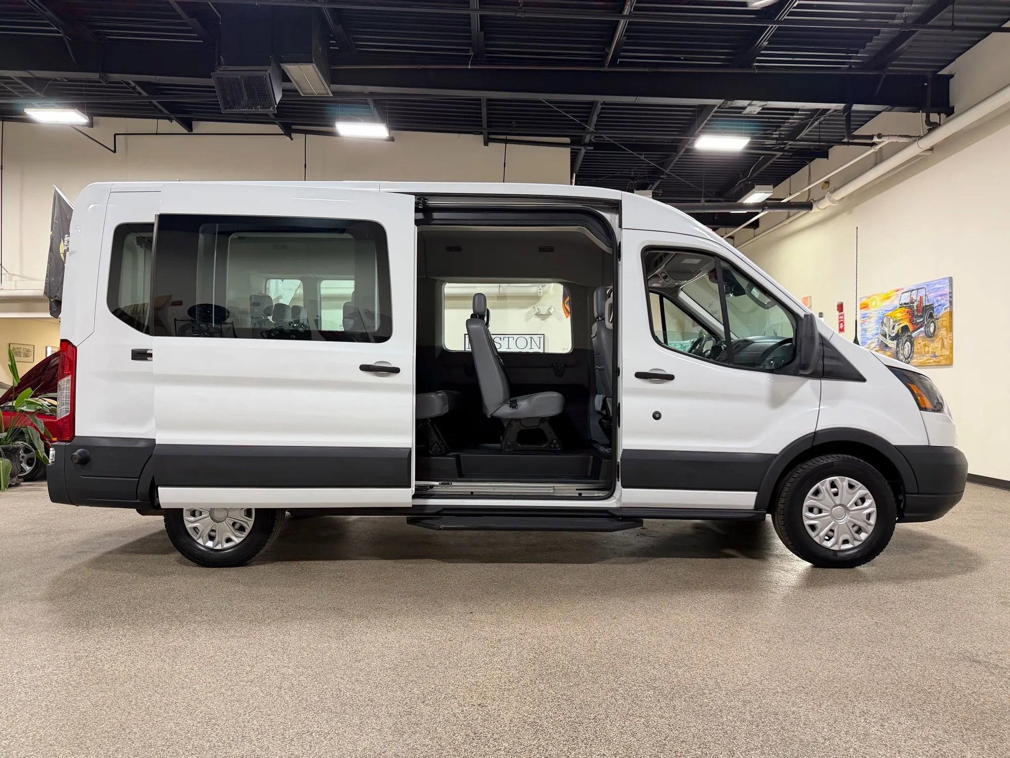 Used 2018 Ford Transit 350 XL image 23